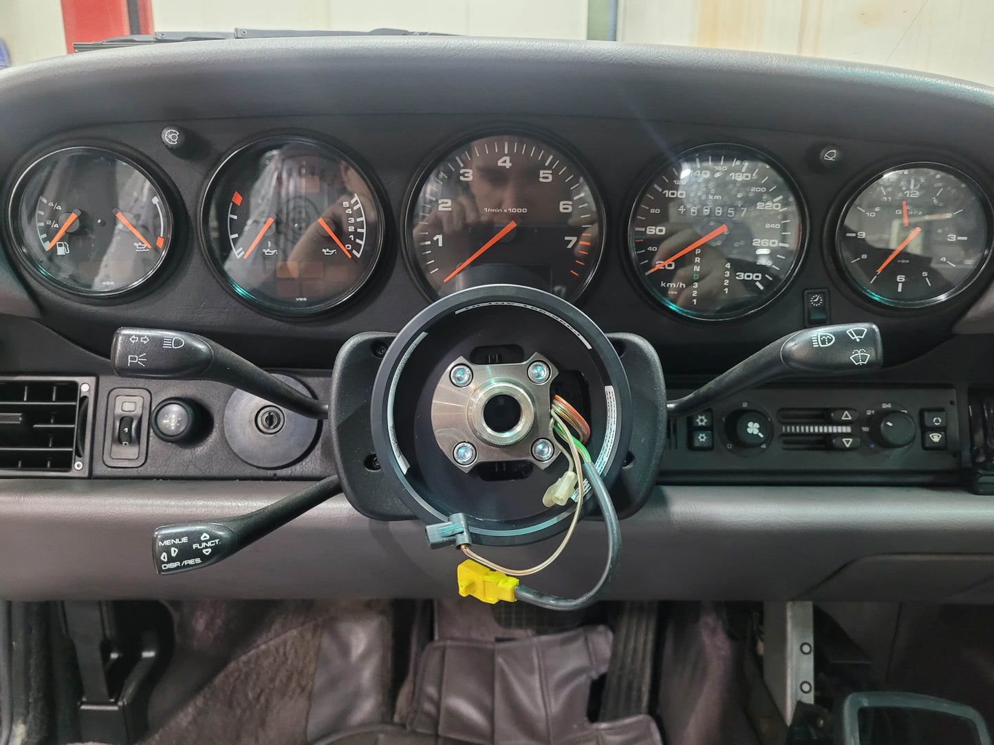 Porsche 964 & 993 Steering Wheel Adapter for 991–992 Wheels